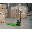 Transpallet con pesa TPWN-BT in magazzino