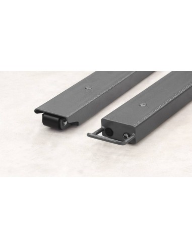 KERN UFA dettaglio ruote e maniglia